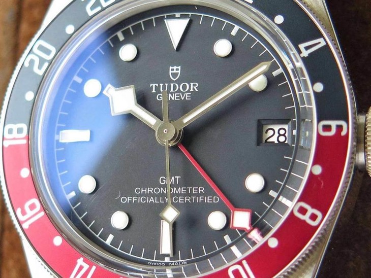 ZF厂帝舵碧湾系列M79830RB-0001红蓝圈腕表首发