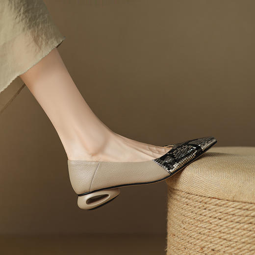 时尚气质，粗跟低跟蛇皮单鞋LD-6376 商品图2
