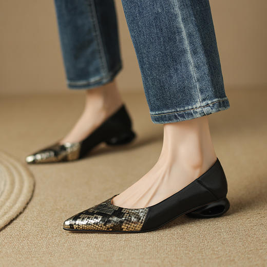 时尚气质，粗跟低跟蛇皮单鞋LD-6376 商品图0