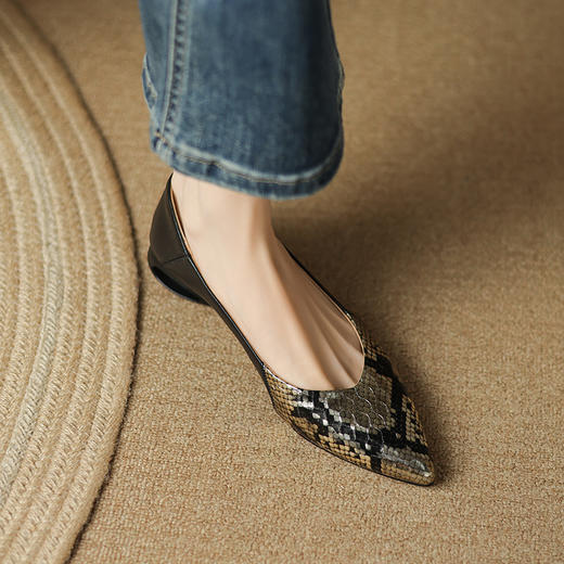 时尚气质，粗跟低跟蛇皮单鞋LD-6376 商品图8