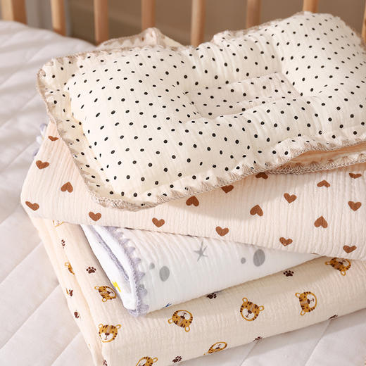 【49.9/2个    婴儿枕头新生儿四季通用透气定型枕】扁头纠正偏头初生宝宝枕头云朵，皑皑白色枕芯，云朵一般柔软，透气舒适，陪伴宝宝四季通用。 商品图2