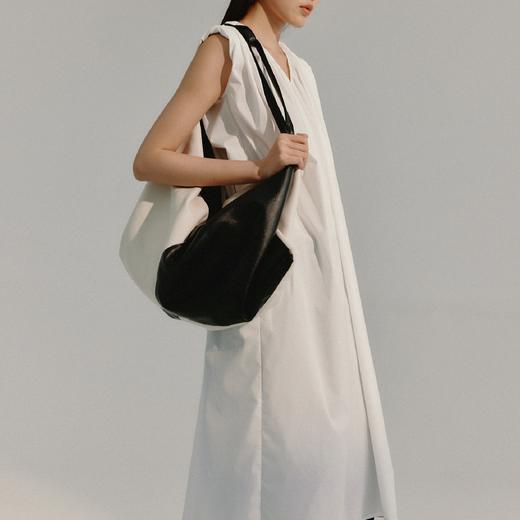 LIYIHAN 褶皱宽肩连衣裙 Y233L07201 商品图3