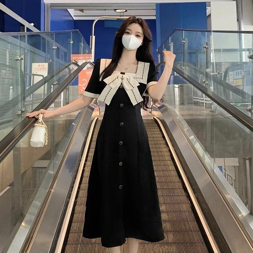 新款法式赫本风蝴蝶结连衣裙，短袖设计显瘦遮肉，气质优雅。黑色小黑裙添上蝴蝶结装点，又多了一分可爱俏皮。穿上它，这个夏天你必将闪耀光芒！ 商品图0