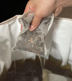 湿气重，阳气不足，适当泡下脚