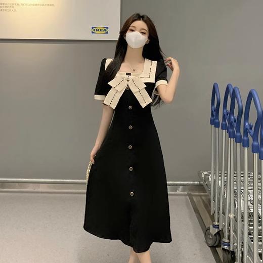 新款法式赫本风蝴蝶结连衣裙，短袖设计显瘦遮肉，气质优雅。黑色小黑裙添上蝴蝶结装点，又多了一分可爱俏皮。穿上它，这个夏天你必将闪耀光芒！ 商品图1