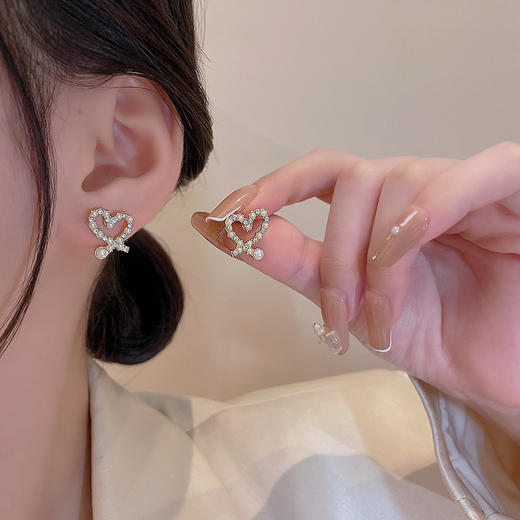 韩国东大门简约爱心珍珠耳钉女ins风气质耳环小众网红耳饰时尚配饰 商品图0