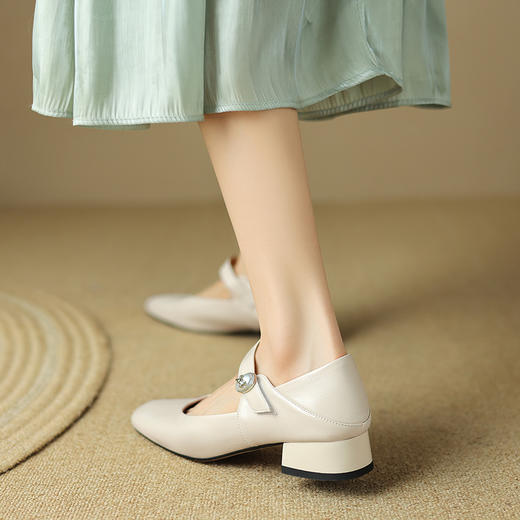 时尚气质，粗跟复古单鞋LD-6384 商品图3