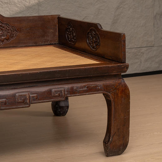 清 榉木花鸟人物开窗三围屏罗汉床 商品图3