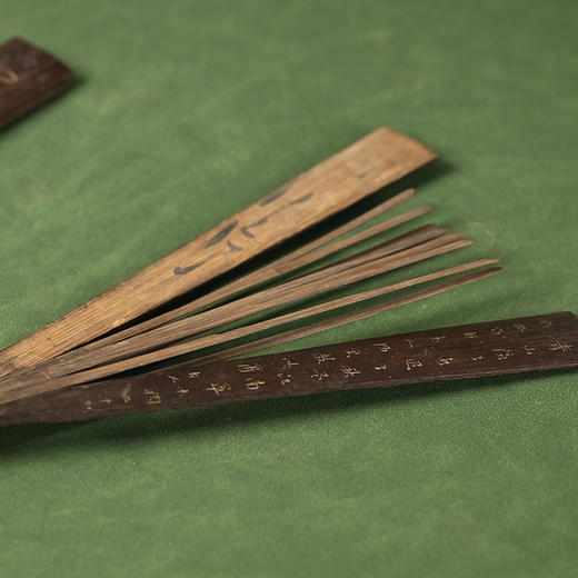 清 竹刻诗文扇骨（一对） 商品图2