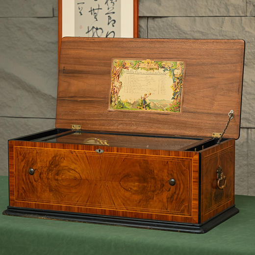 二十世纪 瘿木饰面机械八音盒 商品图0