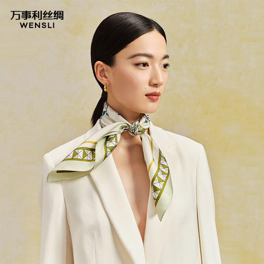 万事利“花影如梦”63厘米双面印花真丝中方巾 商品图0