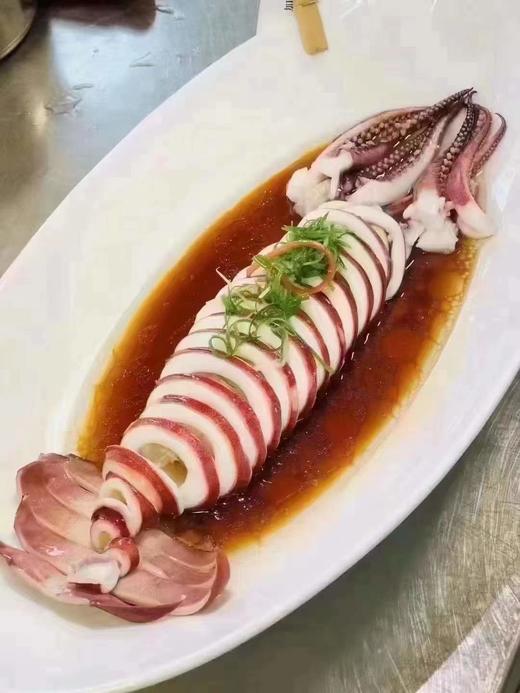 【海钓特大鱿鱼】妈鲜乐精选野生海钓特大鱿鱼，味道鲜美，个大肉厚，皮肤白中偏红，一条约8两-1.4斤。 商品图1