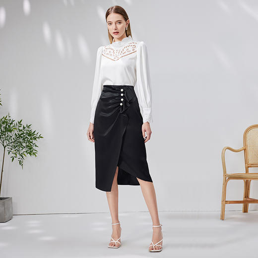 EITIE爱特爱秋季新款优雅气质通勤显瘦镂空上衣7113808 商品图3