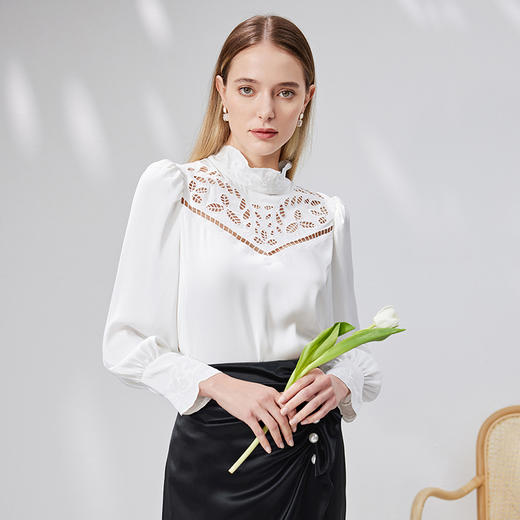 EITIE爱特爱秋季新款优雅气质通勤显瘦镂空上衣7113808 商品图1