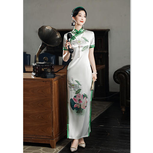 SKY 319138醋酸荷花烫钻走秀旗袍复古国风旗袍 商品图0