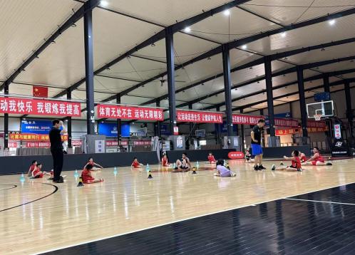 【博朗体育】29元抢购3次初学者篮球基本功课程，体验博朗篮球班“以体育人”的教学理念，回归体育本初样子。 商品图1