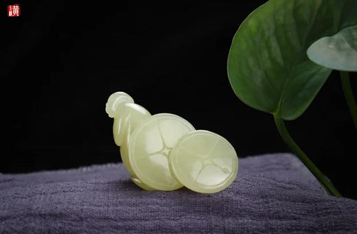 和田黄玉三足金蟾吊坠 商品图3