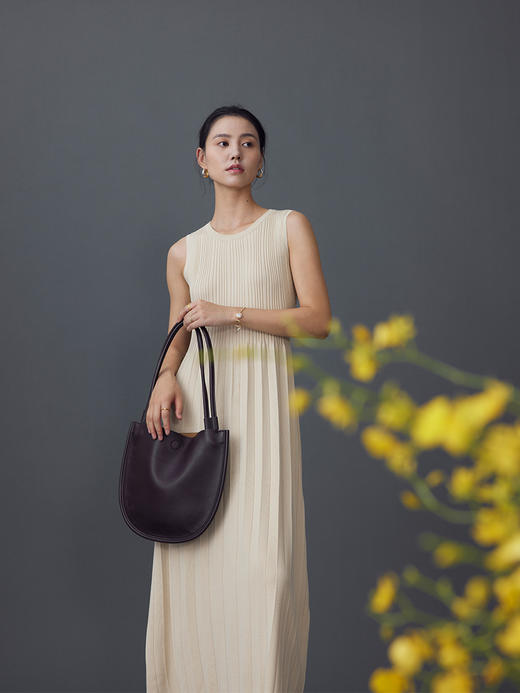 HeyDress法式针织连衣裙女早秋圆领高腰坑条设计感气质无袖裙子 商品图1