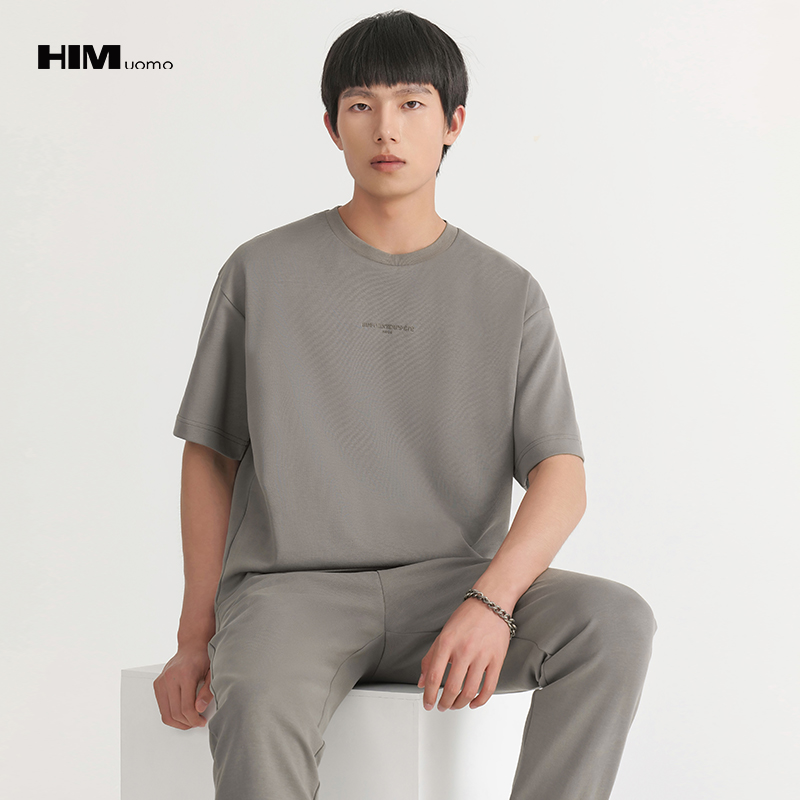 HIM漢崇  简约字母压花短袖卫衣男 舒适透气休闲运动上衣 2026夏季