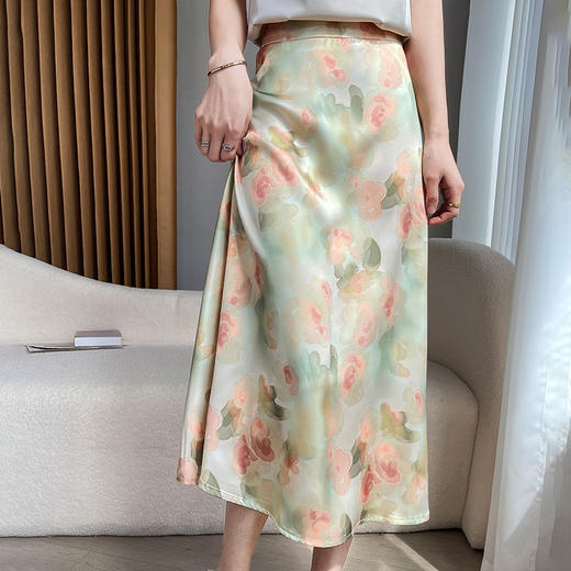 QHJY-JYA023216缎面印花长裙女 新款中腰显瘦醋酸时尚薄款碎花半身裙女 商品图1