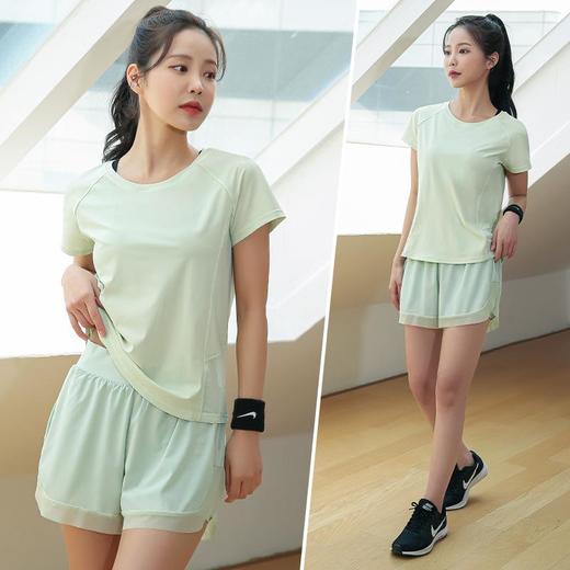 2023健身套装女宽松透气瑜伽跑步健身运动跳操短袖短裤女舒适套装 商品图2