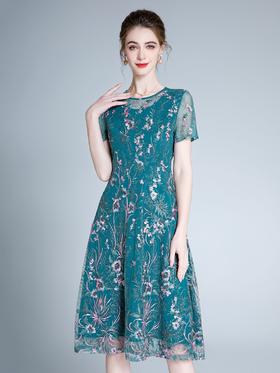 DNO-3EA8956夏季短袖新款休闲大码连衣裙收腰显瘦刺绣女裙子