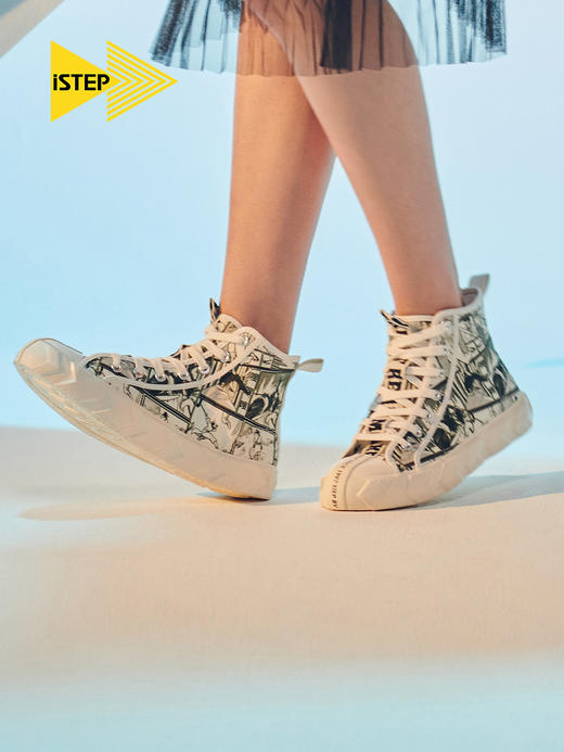 iSTEP夏季情侣款国潮高帮帆布鞋漫画印花设计厚底增高休闲女鞋 商品图0