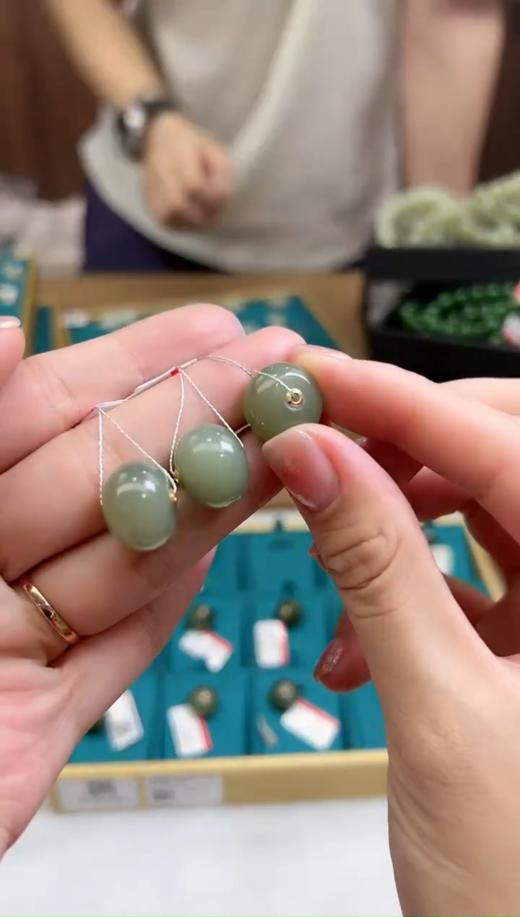 和田玉吊坠-水青老形珠 商品图0