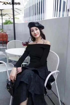 南二阿玛施2023新款一字肩修身针织衫5399592