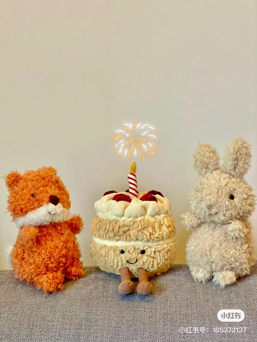 小红书爆款|《Jellycat》奶油蛋糕（造型复杂/远距离请自取）|底托默认无字加字请备注（15个字母/8个中文字以内）） 商品图5
