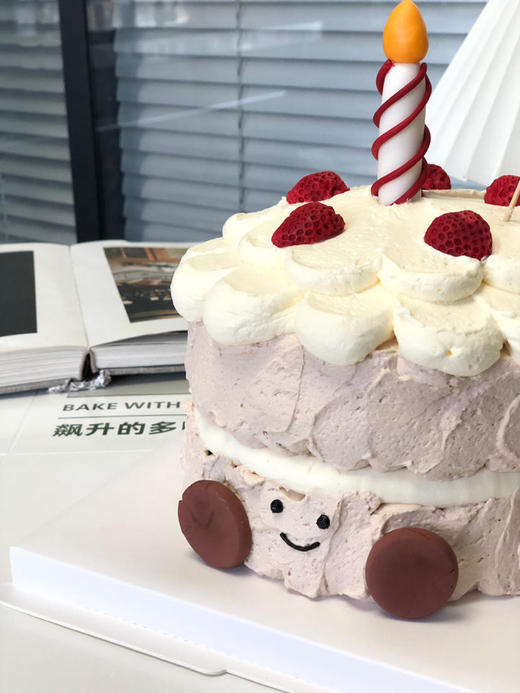 小红书爆款|《Jellycat》奶油蛋糕（造型复杂/远距离请自取）|底托默认无字加字请备注（15个字母/8个中文字以内）） 商品图3