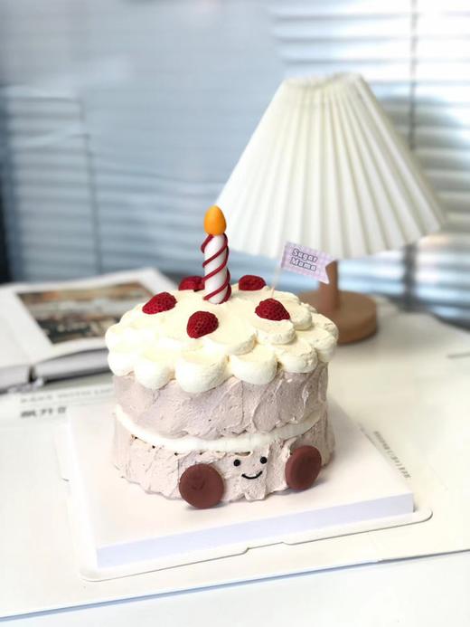 小红书爆款|《Jellycat》奶油蛋糕（造型复杂/远距离请自取）|底托默认无字加字请备注（15个字母/8个中文字以内）） 商品图1