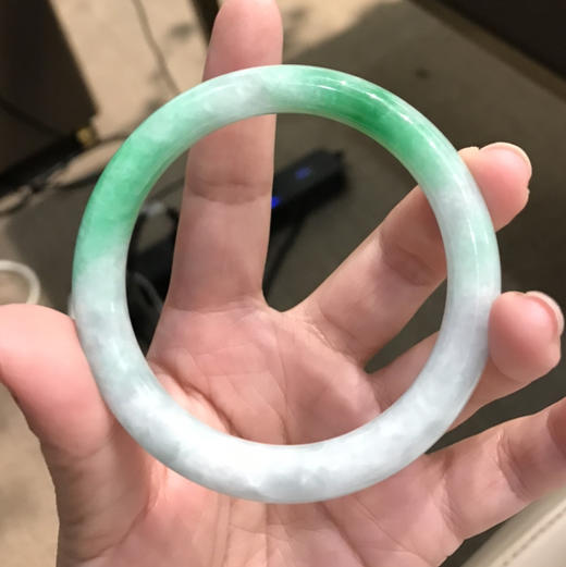 白底阳绿小圆条手镯 商品图2