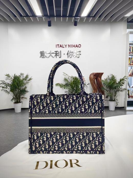 【超惠秒】DIOR 迪奥 女士中号 BOOK TOTE 手袋 印花刺绣 36x27.5x16.5cm  M1296ZRIW / M1296ZEUP 商品图5
