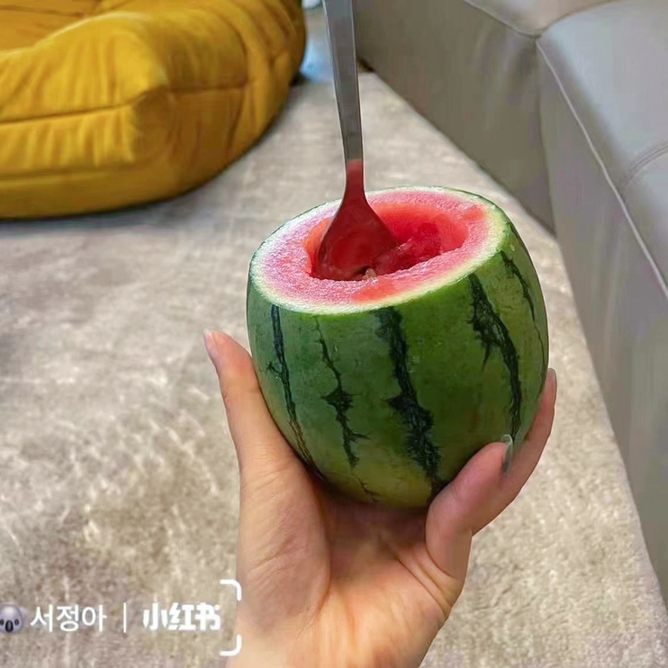 【小糖丸 西瓜】迷你小糖丸西瓜，肉质超嫩，指弹即破，瓜瓤甜美多汁，推荐品尝！