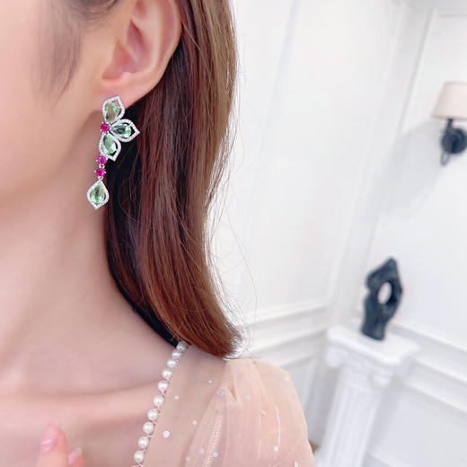 s925银针轻奢感花朵耳饰品水滴锆石花瓣耳环LY 商品图1