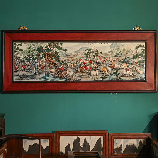二十世纪 红木镶珐琅彩百骏图瓷板画大挂屏 商品图0