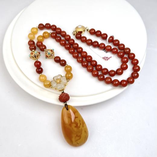 39452蜜蜡水滴南红吊坠 商品图0
