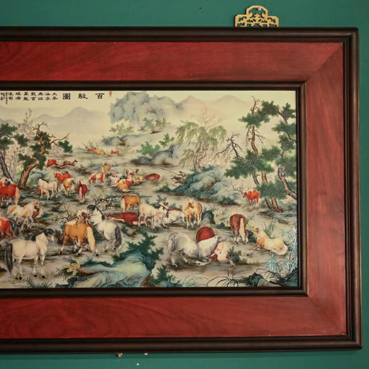 二十世纪 红木镶珐琅彩百骏图瓷板画大挂屏 商品图3