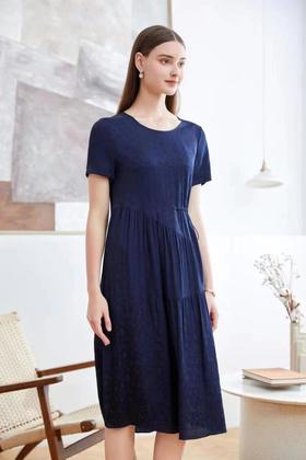 4F旺夫 曲歌连衣裙