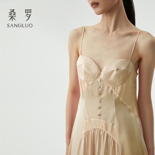 SANGLUO桑蚕丝剪花绡睡裙立体罩杯自带胸垫防凸可外穿度假吊带长裙 商品图1