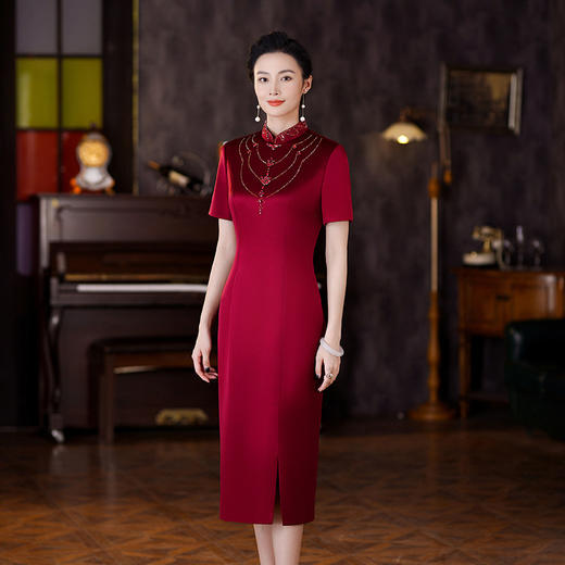 中式气质，新款夏年轻醋酸段红色婚宴喜婆婆礼服妈妈旗袍BLH2321 商品图1