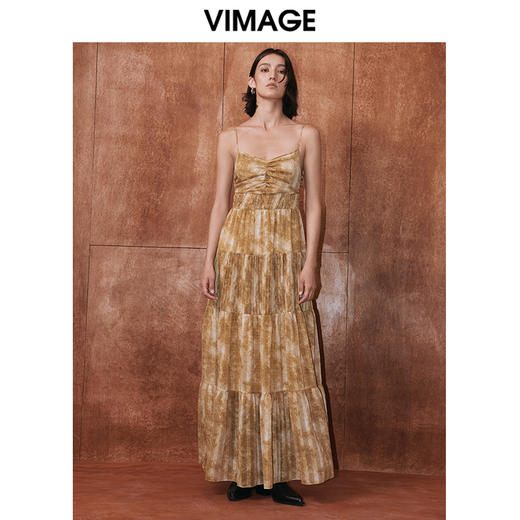 VIMAGE纬漫纪秋季新款扎染印花显瘦高腰性感吊带连衣裙V2007610 商品图0