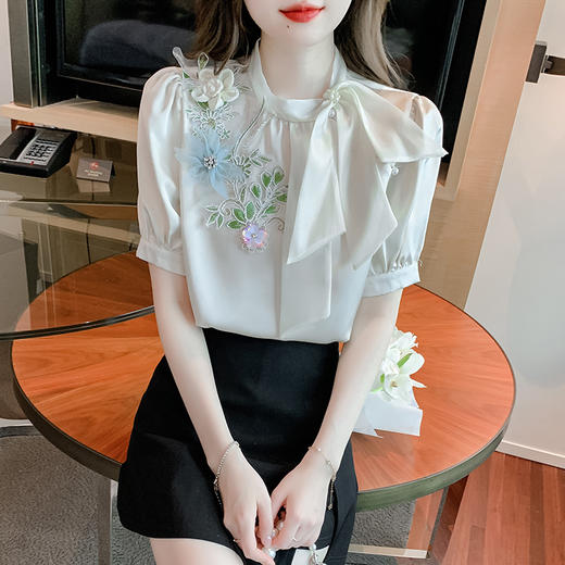 优雅减龄，重工立体花朵缎面衬衫SDJ37863119 商品图3