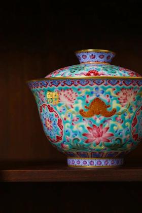 没骨彩珐琅盖碗