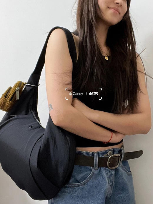 .L.山东本地订单 随便对比专柜 两色发售 不一样白送lulu露露 大容量健身瑜伽单肩腋下牛角包 商品图1