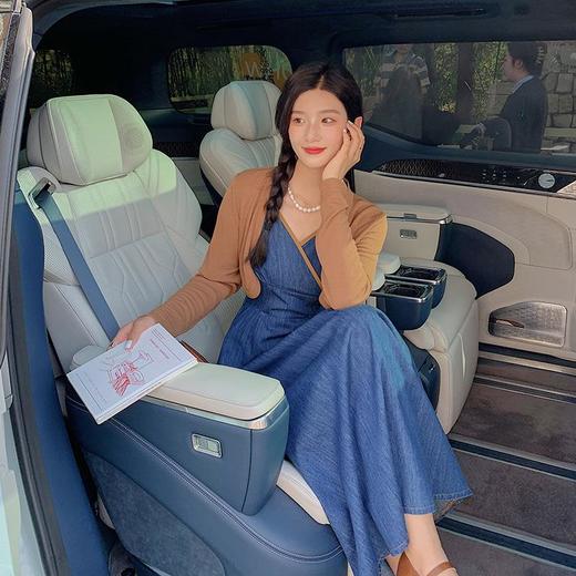 设计感V领吊带牛仔连衣裙女夏季新款法式复古披肩裙子两件套装 商品图2