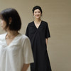 绽放575朵【黑白灰系列·大V】进口匹马棉纸感凉爽V领短袖连衣裙 商品缩略图3