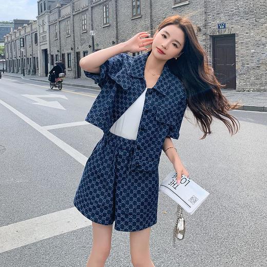 复古港风浮雕时尚套装女夏2023女装新款短袖短裤子牛仔休闲两件套 商品图3