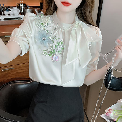 优雅减龄，重工立体花朵缎面衬衫SDJ37863119 商品图4